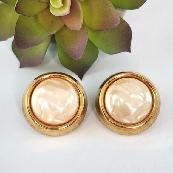 Vintage Jewelry - 🌻3 for $18 Vintage Gold Tone & Pearl Button Earrings